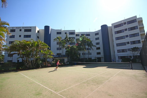 San Simeon Beachfront Apartments - Accommodation QLD 5