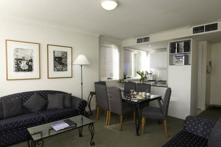 The Manor House - Accommodation QLD 2