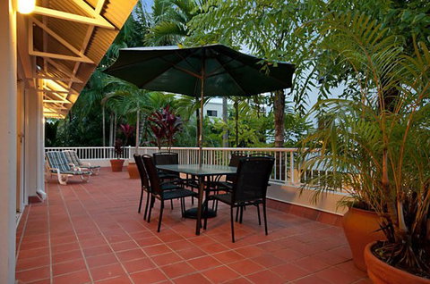 Balboa Apartments - Accommodation QLD 5
