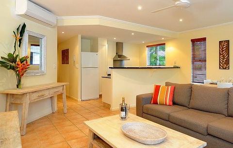 Cayman Villas Port Douglas - Accommodation QLD 3