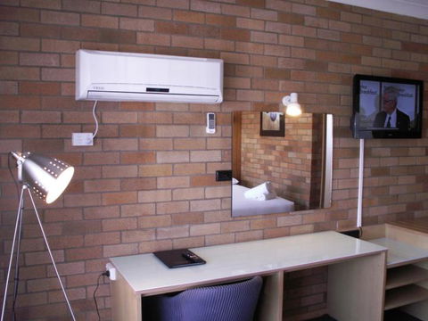 Court Street Motel - Accommodation QLD 3
