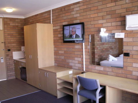 Court Street Motel - Accommodation QLD 4