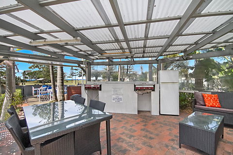 Sandpiper Apartments Broadbeach - Accommodation QLD 4