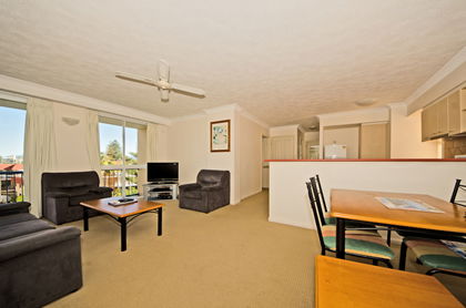 San Mateo On Broadbeach - Accommodation QLD 9
