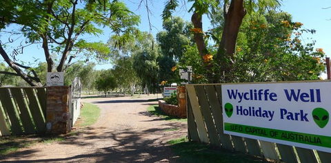 Wycliffe Well Holiday Park - Accommodation QLD 3