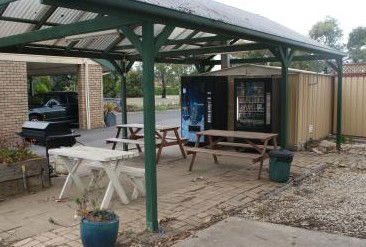 Peppinella Motel - Accommodation QLD 3