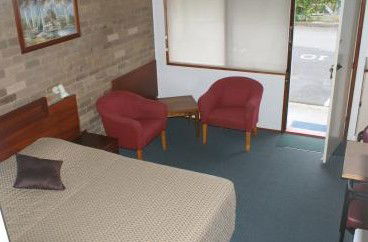 Peppinella Motel - Accommodation QLD 4