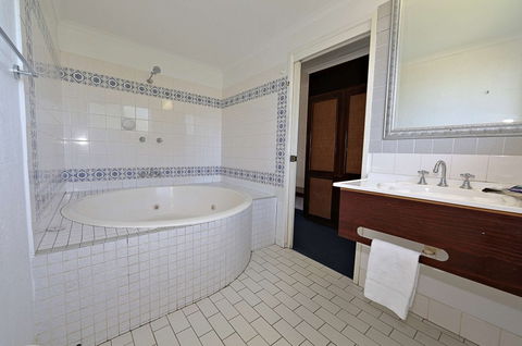 Alexandra Park Motor Inn - Accommodation QLD 4