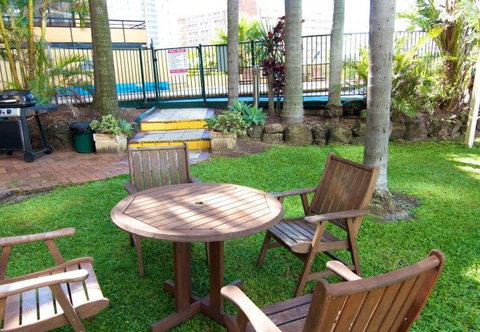 Promenade Apartments - Accommodation QLD 4