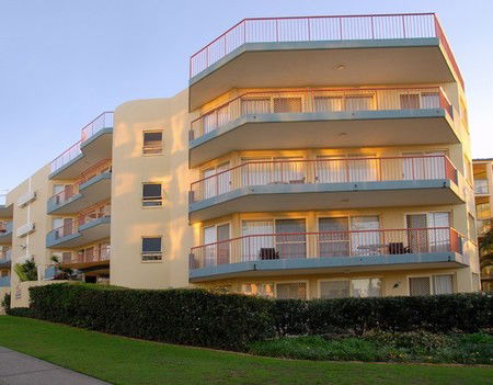 Kings Way Apartments - Accommodation QLD 4