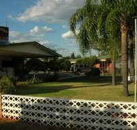 Cross Roads Motel - Accommodation QLD