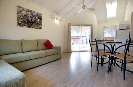 Bonny Hills Caravan Park - Accommodation QLD 3