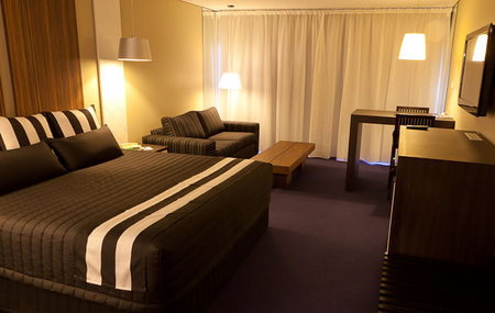 Taylors Lakes Hotel Motel - Accommodation QLD 1
