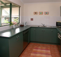 Cocos Beach Bungalows - Accommodation QLD