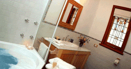 Carriages Country House - Accommodation QLD 5