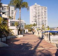 Moorings On Cavill - Accommodation QLD