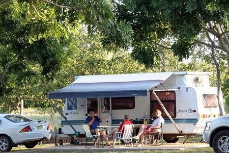 Aussie Outback Oasis Cabin And Van Village - Accommodation QLD 2