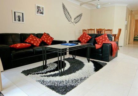 Miami Beachside Apartments - Accommodation QLD 4