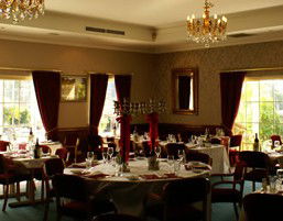 Coopers Colonial Motor Inn - Accommodation QLD 3