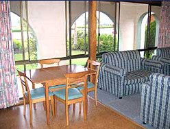 Del Costa Holiday Villas - Accommodation QLD 1
