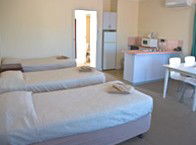 Lincoln Cottage Motor Inn - Accommodation QLD 2