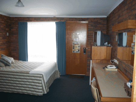 Golden Palms Motel - Accommodation QLD 5