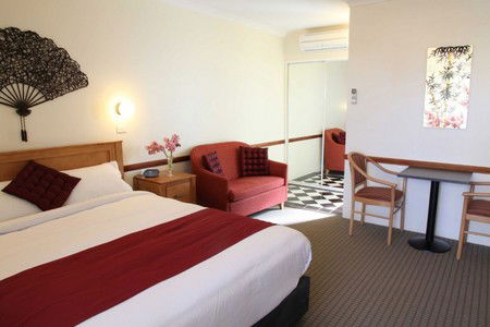 3 Explorers Motel - Accommodation QLD 3