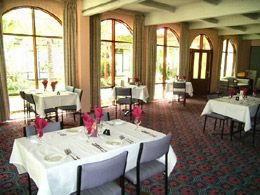 Sandors Motor Inn - Accommodation QLD 3