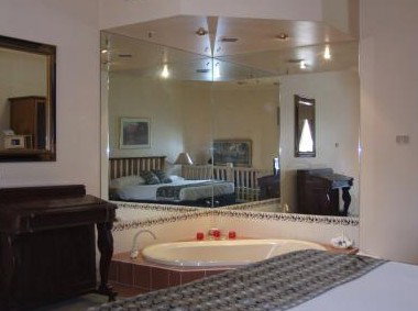 Monte Pio Motor Inn - Accommodation QLD 2