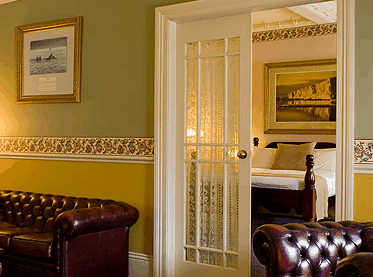 Hadleys Hotel - Accommodation QLD 1