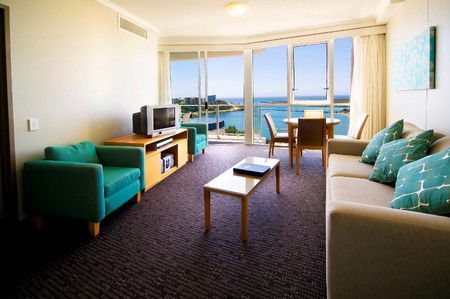 Outrigger Twin Towns Resort - Accommodation QLD 3