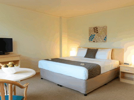 Newport Mirage - Accommodation QLD 3