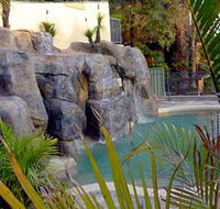 Crusoes Holiday Apartments - Accommodation QLD