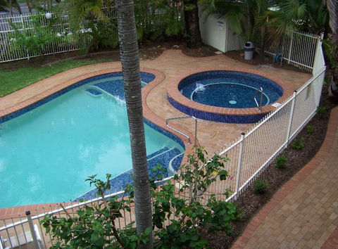 Old Burleigh Court Holiday Apartments - Accommodation QLD 1