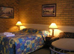 Blue Violet Motor Inn - Accommodation QLD 2