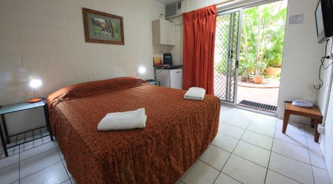 Coconut Grove Holiday Apartments - Accommodation QLD 2
