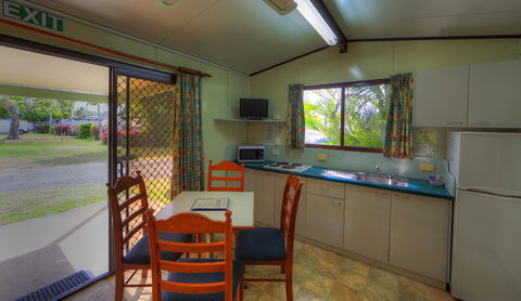 Harbour View Tourist Park - Accommodation QLD 2