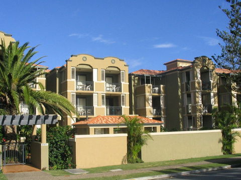 Beaches On Wave Street - Accommodation QLD 0