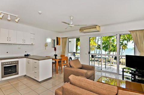 Agincourt Beachfront Apartments - Accommodation QLD 7