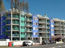 Grand Palais Beachside Resort - Accommodation QLD 8