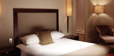 Hotel Lindrum - Accommodation QLD 2
