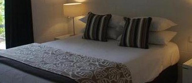 Colonial Palms Hotel (Best Western) - Accommodation QLD 2