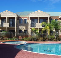 Country Comfort Inter City Perth Hotel  Apartments - Accommodation QLD