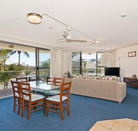 Chateau Royale Beach Resort - Accommodation QLD
