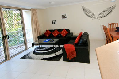 Miami Beachside Apartments - Accommodation QLD 7