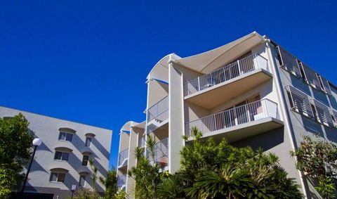 Endless Summer Resort - Accommodation QLD 1