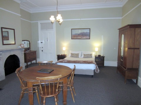 Moore Park Inn - Accommodation QLD 1