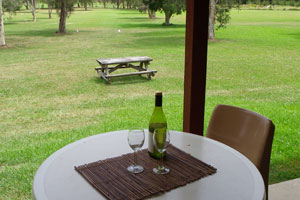 Surfside Resort Motel - Accommodation QLD 1