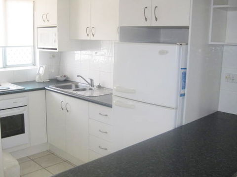 Suntower Apartments - Accommodation QLD 1