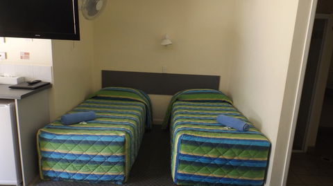 Central Point Motel - Accommodation QLD 2